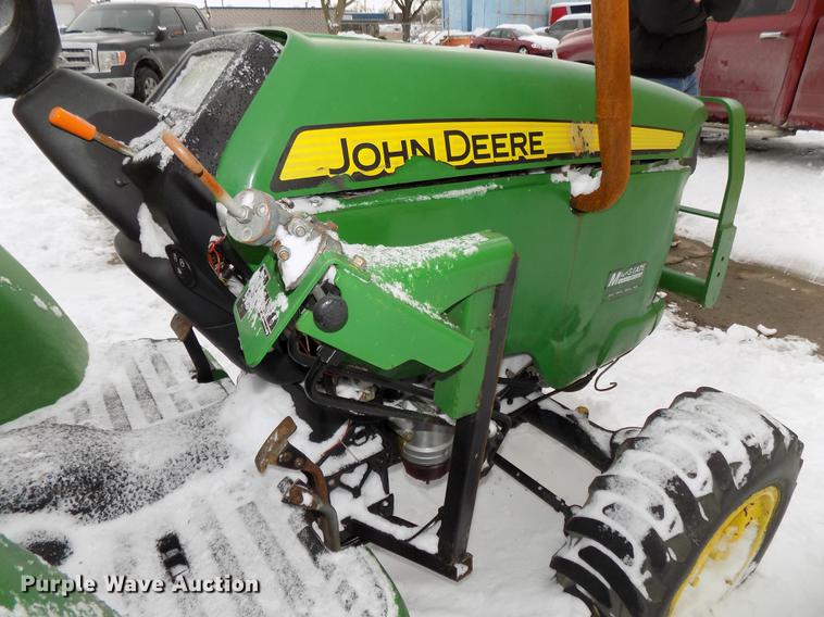image for item DE7606 John Deere 3032E MFWD tractor