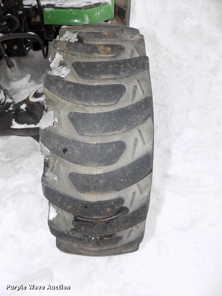 image for item DE7606 John Deere 3032E MFWD tractor