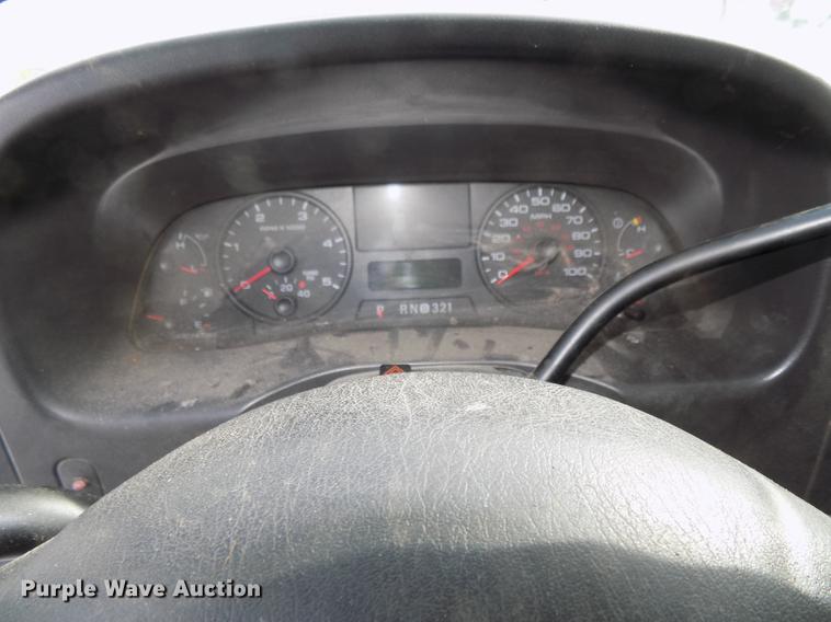 image for item DE7607 2006 Ford F250 Super Duty XL SuperCab pickup truck cab and chassis