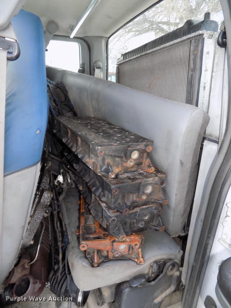 image for item DE7607 2006 Ford F250 Super Duty XL SuperCab pickup truck cab and chassis