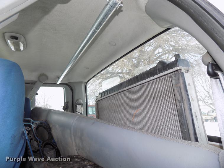 image for item DE7607 2006 Ford F250 Super Duty XL SuperCab pickup truck cab and chassis