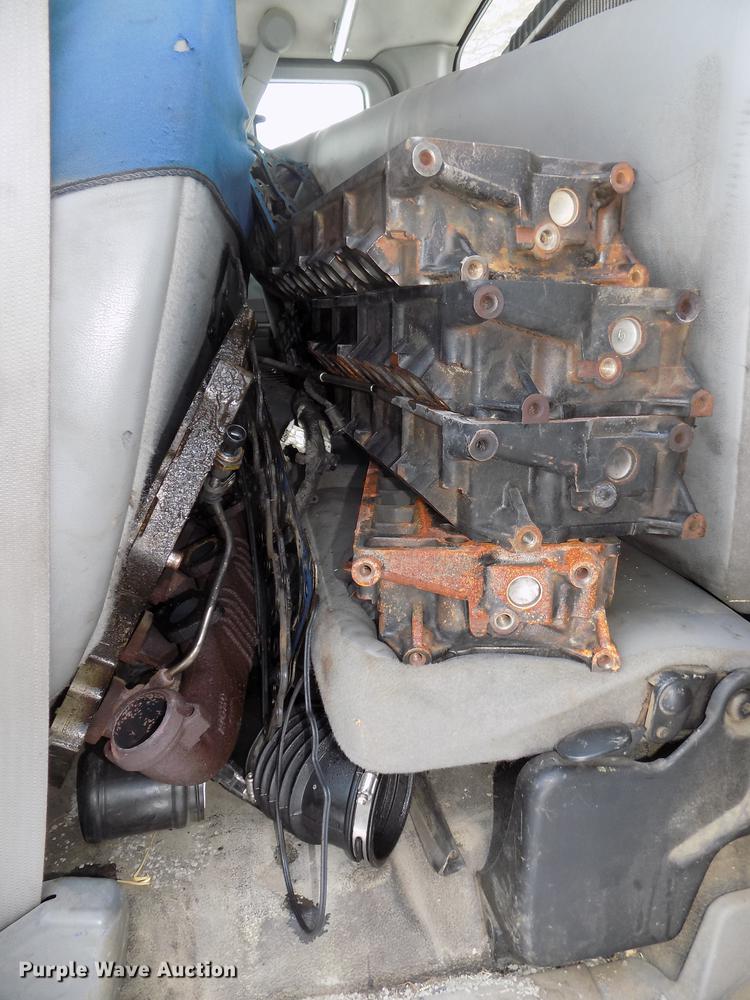 image for item DE7607 2006 Ford F250 Super Duty XL SuperCab pickup truck cab and chassis