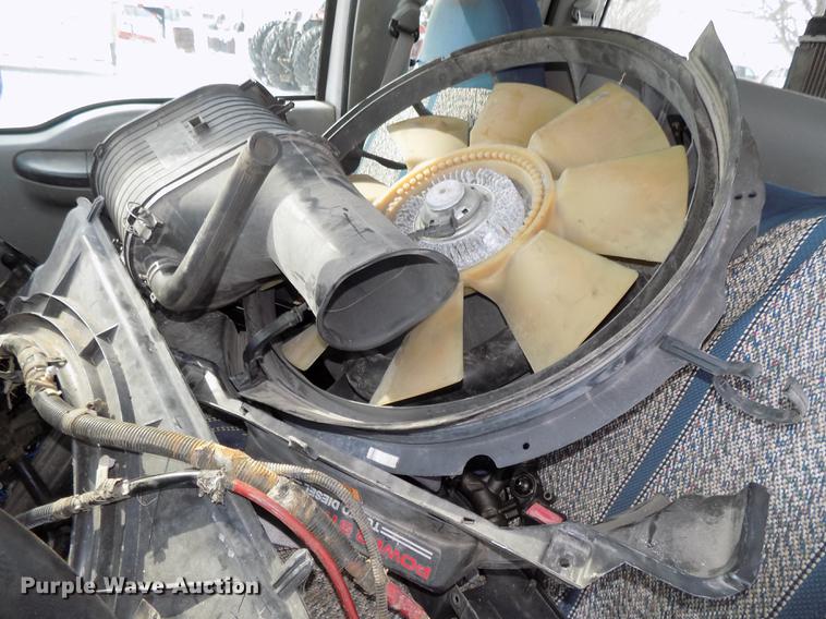 image for item DE7607 2006 Ford F250 Super Duty XL SuperCab pickup truck cab and chassis