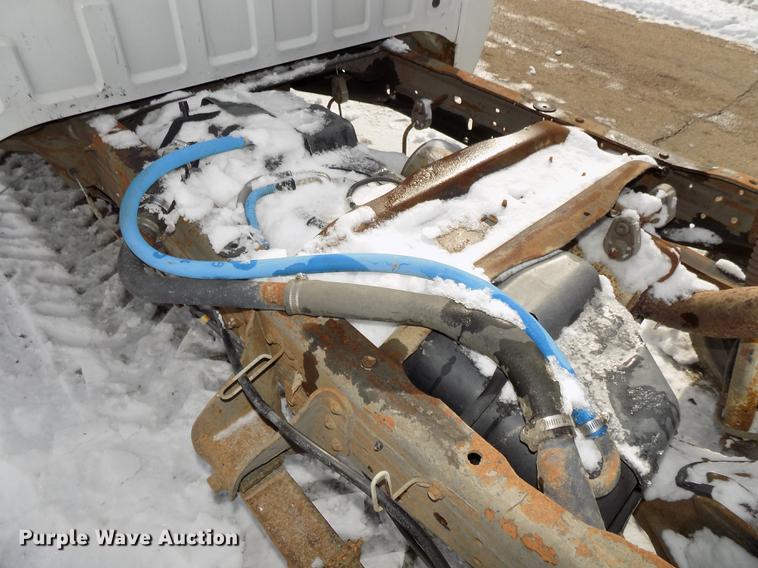 image for item DE7607 2006 Ford F250 Super Duty XL SuperCab pickup truck cab and chassis