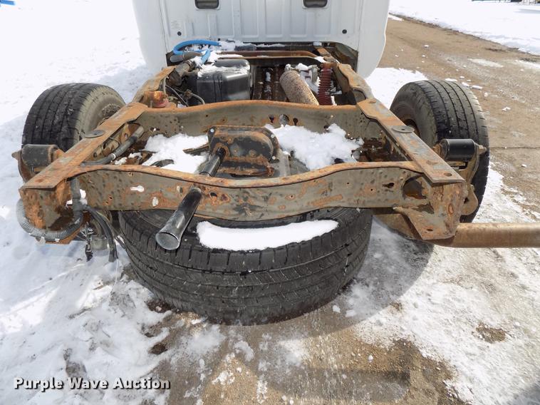 image for item DE7607 2006 Ford F250 Super Duty XL SuperCab pickup truck cab and chassis