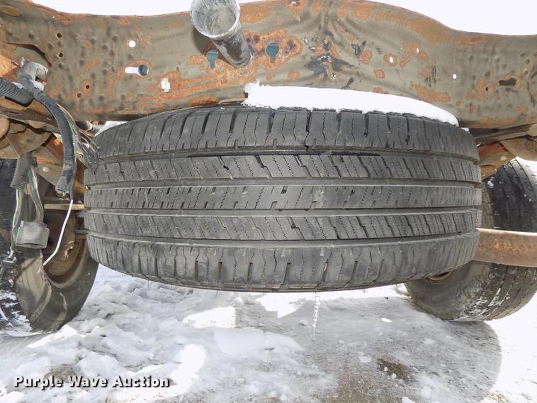 image for item DE7607 2006 Ford F250 Super Duty XL SuperCab pickup truck cab and chassis