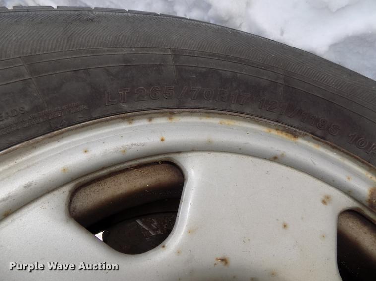 image for item DE7607 2006 Ford F250 Super Duty XL SuperCab pickup truck cab and chassis