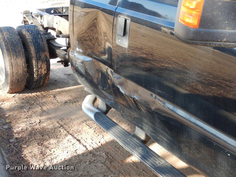 image for item DF2129 2008 Ford F350 XLT SuperCab pickup truck cab and chassis