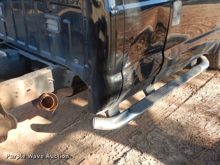 image for item DF2129 2008 Ford F350 XLT SuperCab pickup truck cab and chassis
