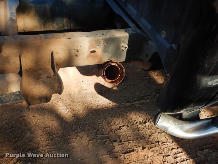 image for item DF2129 2008 Ford F350 XLT SuperCab pickup truck cab and chassis