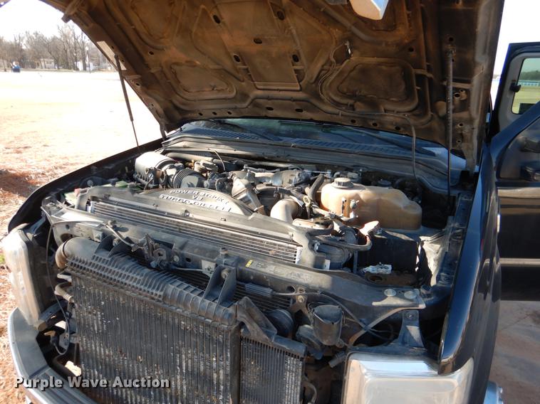 image for item DF2129 2008 Ford F350 XLT SuperCab pickup truck cab and chassis