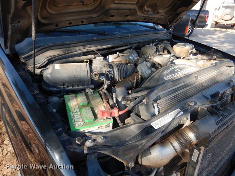 image for item DF2129 2008 Ford F350 XLT SuperCab pickup truck cab and chassis