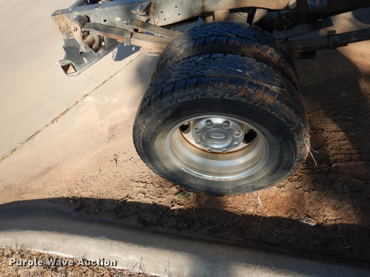 image for item DF2129 2008 Ford F350 XLT SuperCab pickup truck cab and chassis