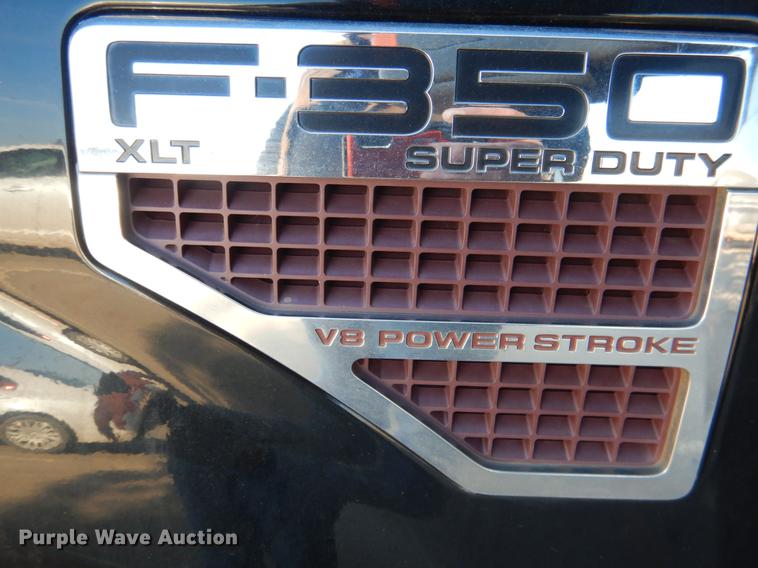 image for item DF2129 2008 Ford F350 XLT SuperCab pickup truck cab and chassis