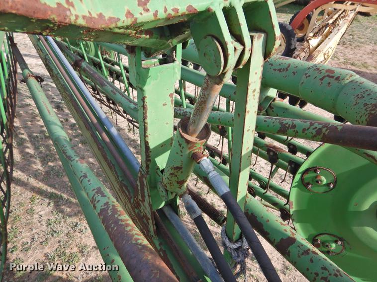 image for item DF2531 John Deere 700 hay rake