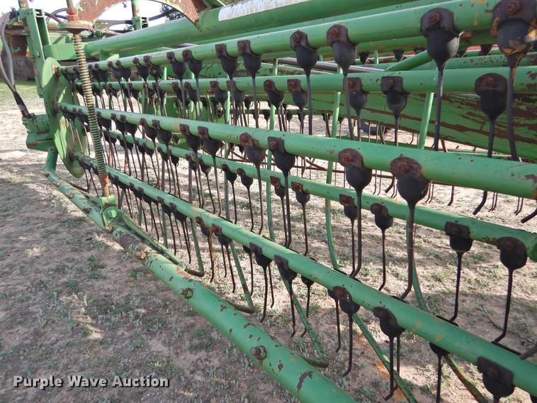 image for item DF2531 John Deere 700 hay rake