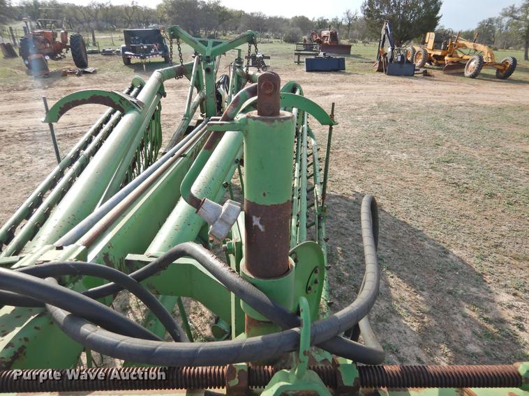 image for item DF2531 John Deere 700 hay rake