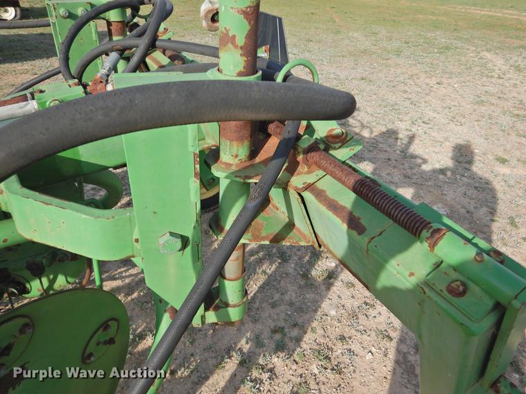 image for item DF2531 John Deere 700 hay rake