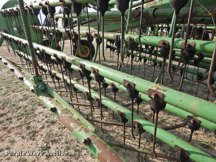 image for item DF2531 John Deere 700 hay rake