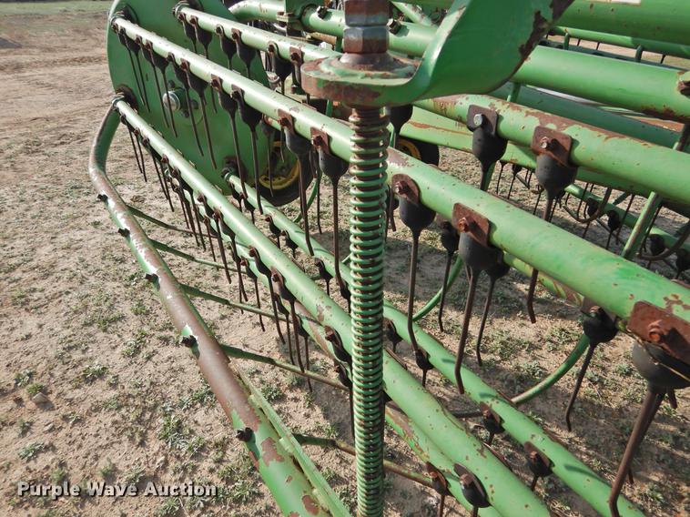 image for item DF2531 John Deere 700 hay rake