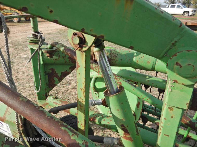 image for item DF2531 John Deere 700 hay rake