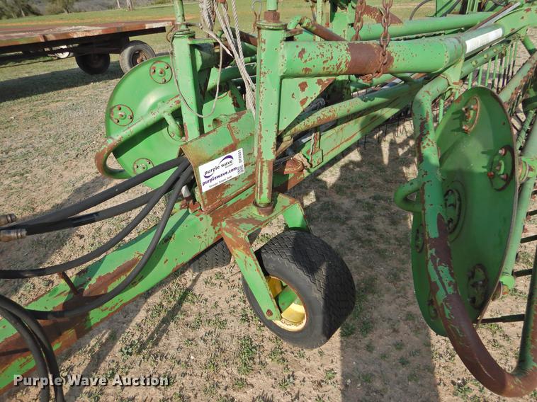 image for item DF2531 John Deere 700 hay rake