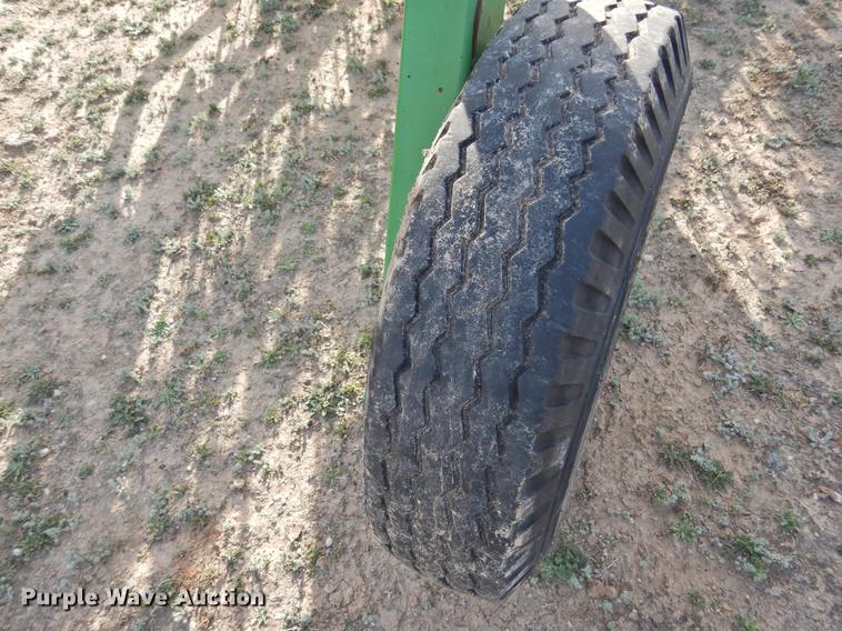 image for item DF2531 John Deere 700 hay rake