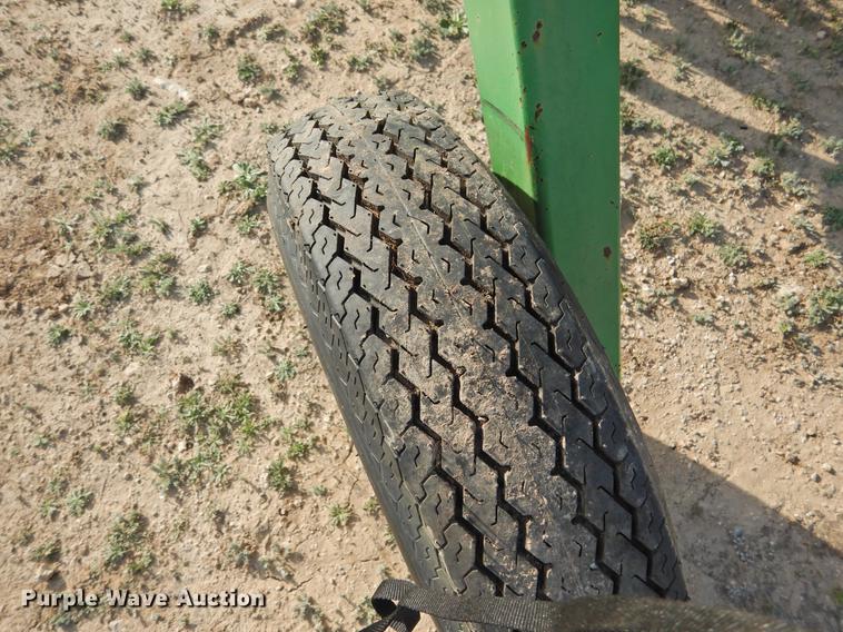 image for item DF2531 John Deere 700 hay rake