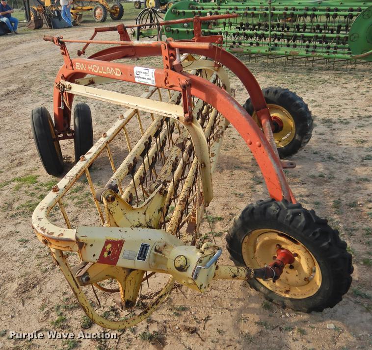 image for item DF2532 New Holland 258 hay rake