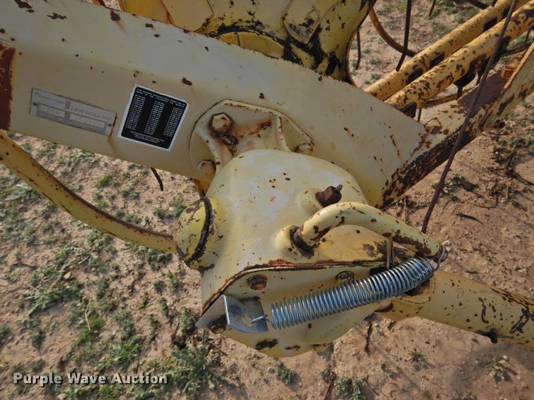 image for item DF2532 New Holland 258 hay rake