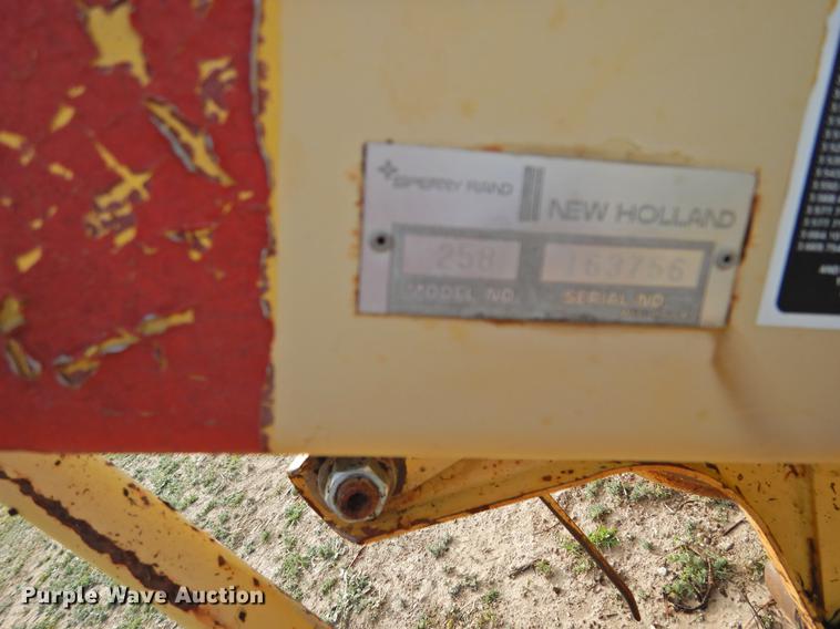 image for item DF2532 New Holland 258 hay rake