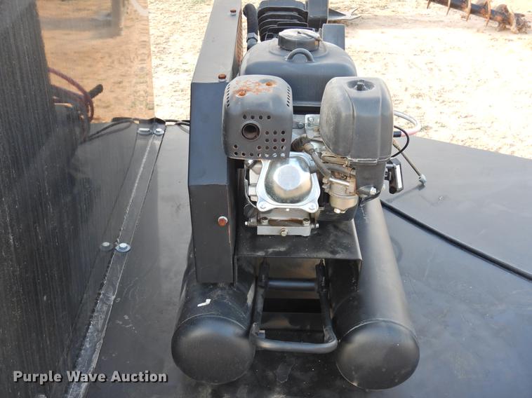 image for item DF2536 2016 Lamar tank trailer