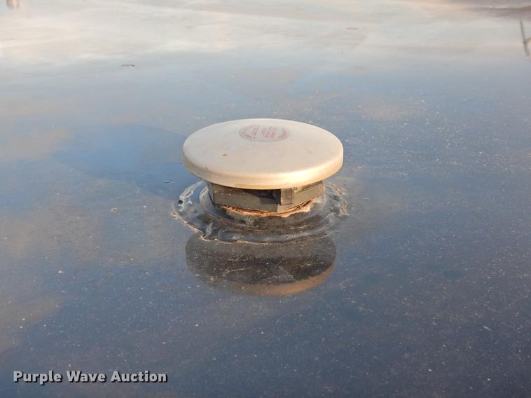 image for item DF2536 2016 Lamar tank trailer