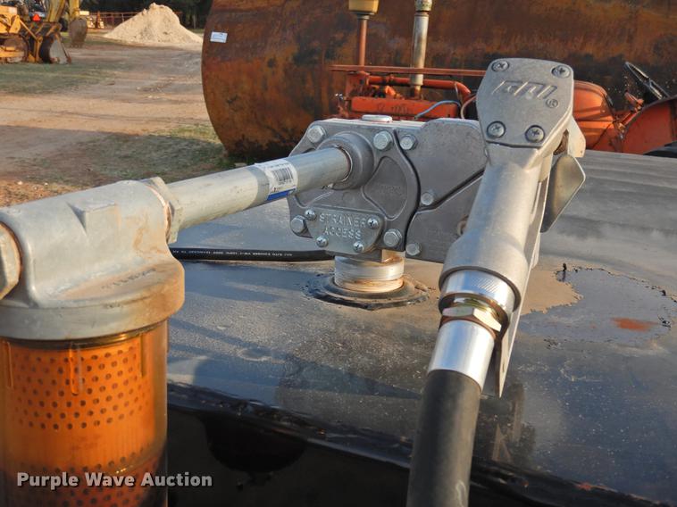 image for item DF2536 2016 Lamar tank trailer