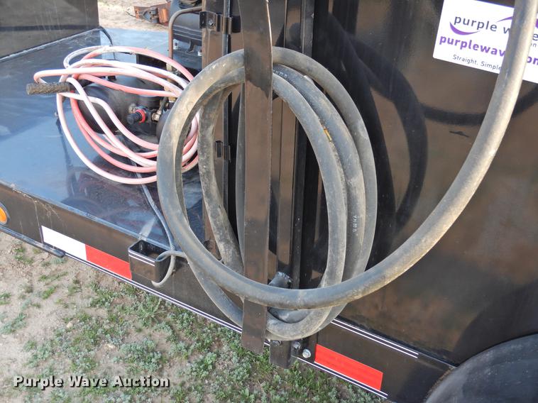 image for item DF2536 2016 Lamar tank trailer