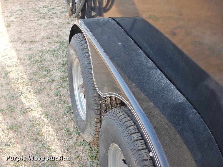 image for item DF2536 2016 Lamar tank trailer