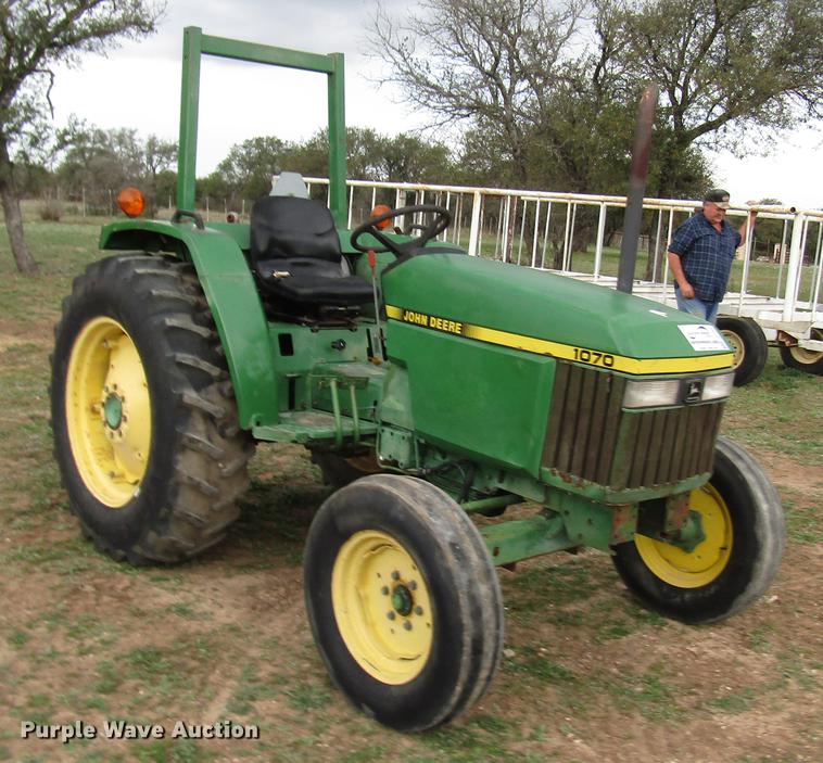 image for item DF2537 John Deere 1070 tractor