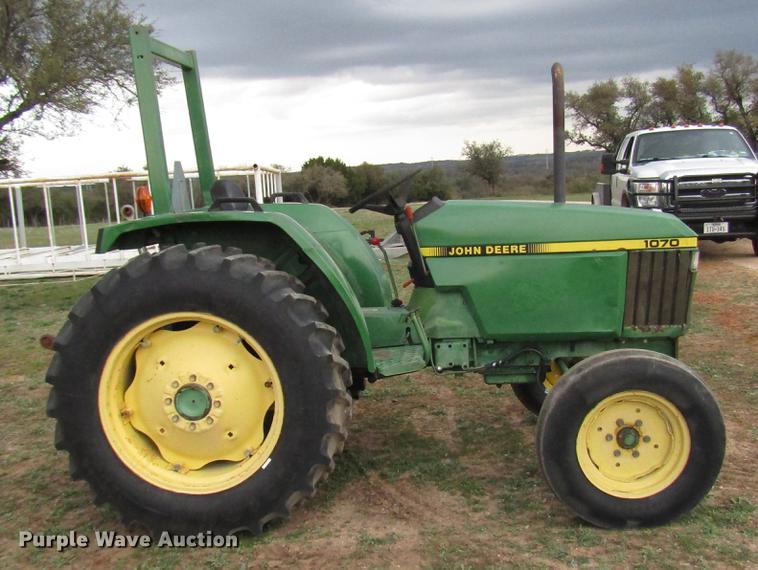 image for item DF2537 John Deere 1070 tractor