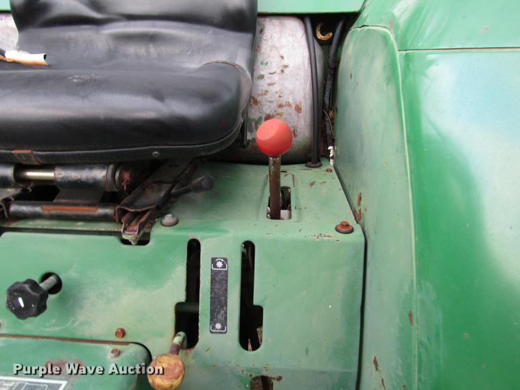 image for item DF2537 John Deere 1070 tractor