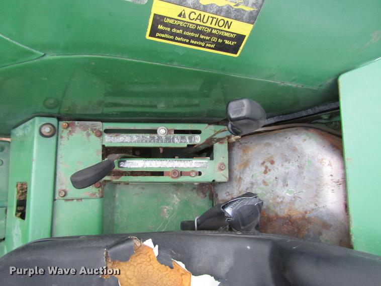 image for item DF2537 John Deere 1070 tractor