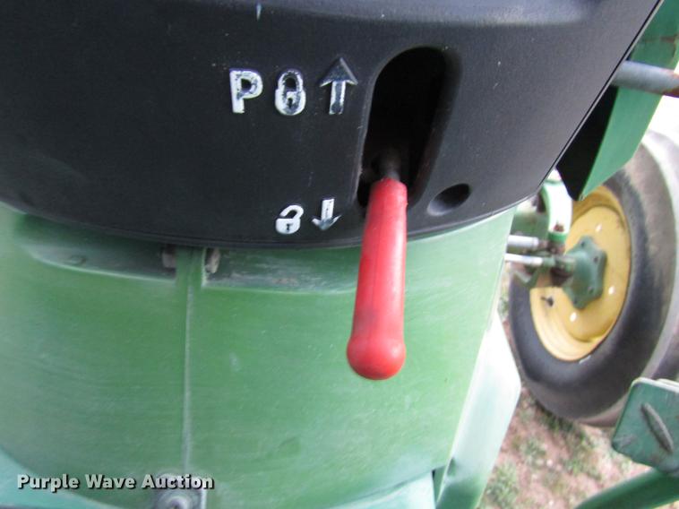 image for item DF2537 John Deere 1070 tractor