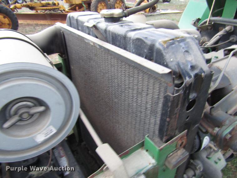 image for item DF2537 John Deere 1070 tractor