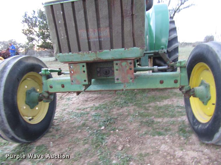 image for item DF2537 John Deere 1070 tractor