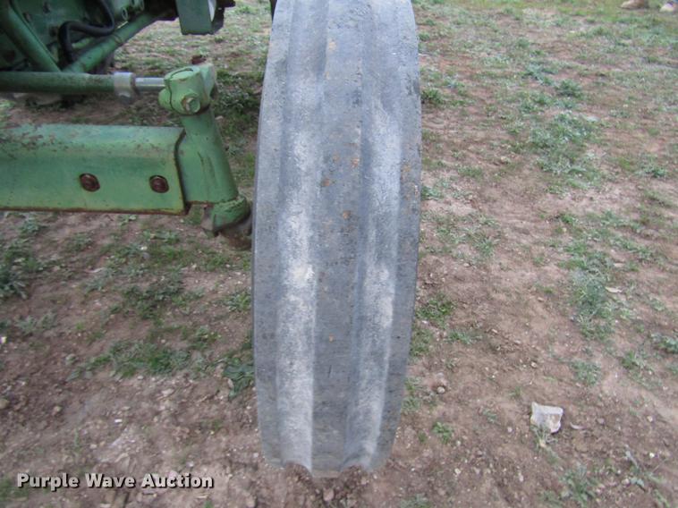 image for item DF2537 John Deere 1070 tractor