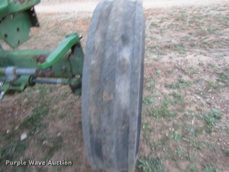 image for item DF2537 John Deere 1070 tractor