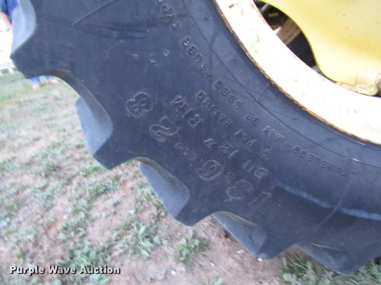 image for item DF2537 John Deere 1070 tractor