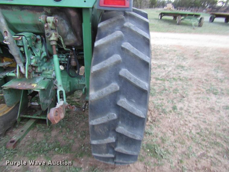 image for item DF2537 John Deere 1070 tractor