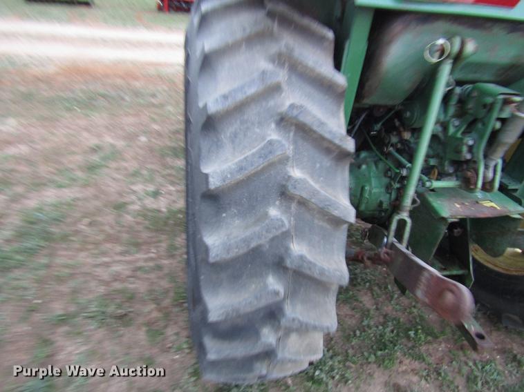 image for item DF2537 John Deere 1070 tractor