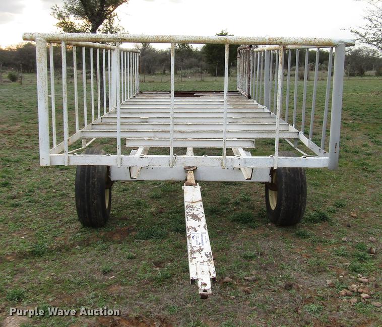 image for item DF2538 Hay bale feeder wagon