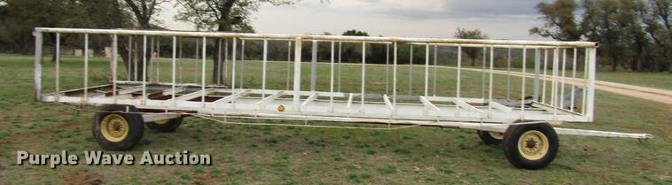image for item DF2538 Hay bale feeder wagon